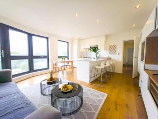 Spacious Stylish Flat with Balcony Pass The Keys - Londra - 5