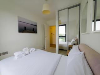 Spacious Stylish Flat with Balcony Pass The Keys - Londra - 2