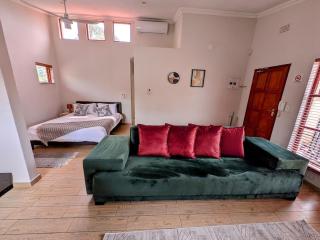 Luxury Studio in Fourways - Sandton - 2