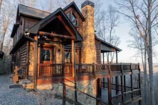 Blue View Lodge, Mountain Views & Movie Theater - 8