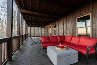Blue View Lodge, Mountain Views & Movie Theater - 6