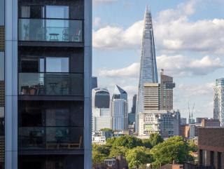 Modern 3-Bedroom, 3-Bath Apartment with City Views - 7