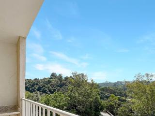Condominio - Cotia - 2 QTS - sacada - 2