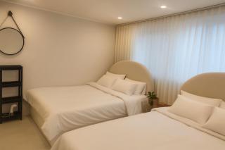 Hongdae, 5 minutes walk from Hongdae Entrance Station, 2-room, free luggage storage, remodeled, Art Seoul, washer & dryer - Seoul - 9