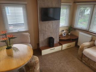 Parkdean Southview Vintage 45 Three bed Sleeps 8 Pet Friendly - Skegness - 7