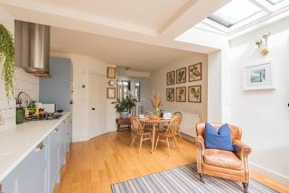 Wisteria Cottage by Keepers Cottages - 5