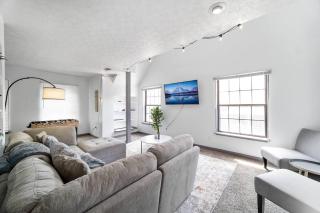 Collins Avenue Duplex – 2 Homes - Columbus - 0