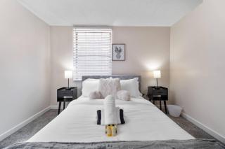 Collins Avenue Duplex – 2 Homes - Columbus - 2