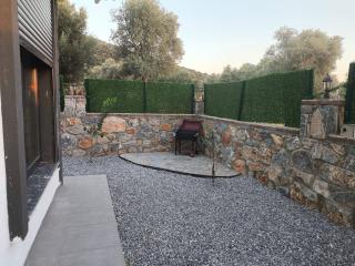 Elisa Villa - - 6