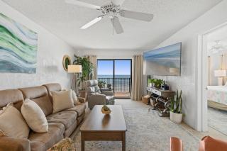 512 - Oceanfront top floor corner 2 bedroom - 9