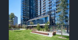 Skyline View 2BR With Parking Near MCEC & DFO - 7