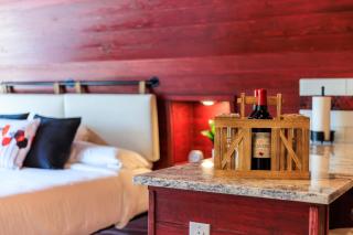 Cabernet Wine Barrel Cabin - 8