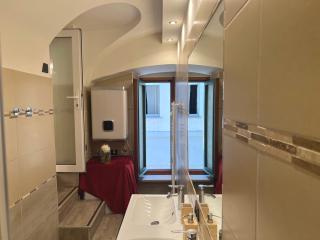 17th Century Vaulted Suite - 2