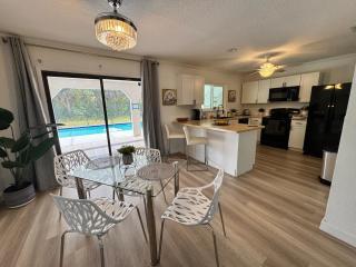 Charming Cozy Heated Pool House in Port Charlotte - Port Charlotte - 3