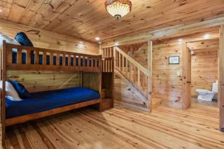 Smoky Nights is an enticing retreat just minutes from the Pigeon Forge Parkway! - 6