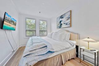 Chic 1BR Pineapple Pad Near Ocean and Pool - 5