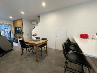 Cosy and Central Family Home - 6