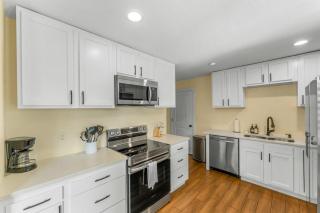 Reel Retreat A 3BR Family-Friendly Escape - 5