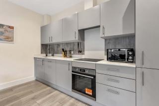 City Service Lets - New London Village 2-bed Excellent transport links with free parking - Cheam - 1