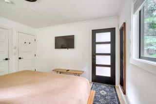 Forest Cabin Retreat - Dog Friendly - Hot Tub - Rhododendron - 1