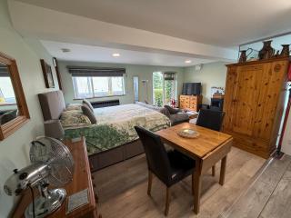 The Studio with Hot Tub in East Budleigh in beautiful countryside - 3