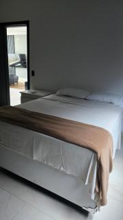 Magnificent 6-Bedroom Townhouse - Goiânia - 3