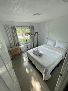 Creative Urban Escape 2BR with King Suite in Walkable Downtown Orlando - 7