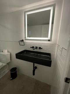 Creative Urban Escape 2BR with King Suite in Walkable Downtown Orlando - 3