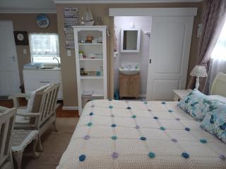 Knight & Sunshine Luxury Flatlet - 9