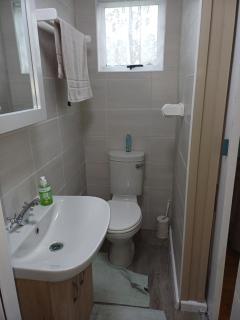 Knight & Sunshine Luxury Flatlet - 8