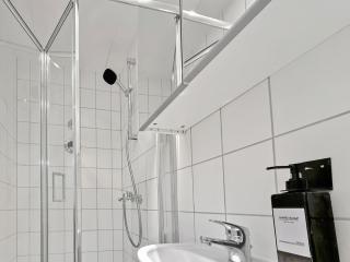 Central Stuttgart 3BR 12 Pax - Stuttgart - 7
