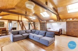 Bergerie Loft Apartment with Panoramic Lake - La Pirraz - 9