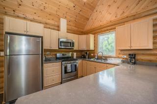Forest Cabin By National Park & Tobermory - Tobermory - 1