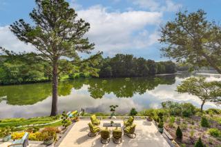Lakefront Retreat with Sunroom, Patio and Kayak! - 8