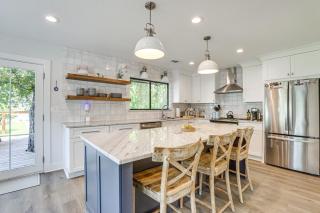 Boat, Fish and Swim Lake Conroe Home with Hot Tub! - 2