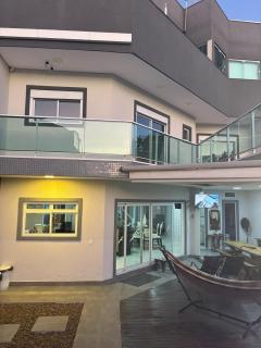 Triplex de Frente para o Mar com Piscina Privativa - 1