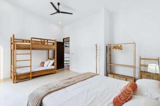 Modern 4BR Villa with Pool - 5