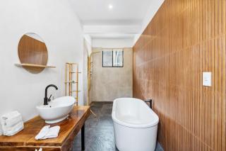 Modern 4BR Villa with Pool - 4