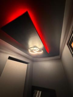 SK Stays Modern Luxury Home With Jacuzzi Bath & Cinema Room - Shipley - 4