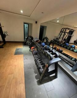 Luxe Spacious 2-Bed Haven for Families & Gathering - Lahore - 3