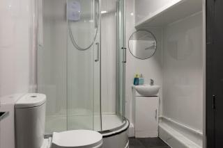 Getaway Accommodation with Pool Table and Jacuzzi! - Rotherham - 4