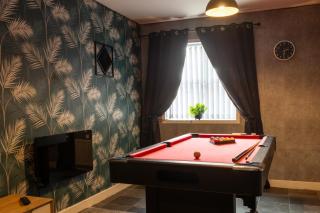 Getaway Accommodation with Pool Table and Jacuzzi! - Rotherham - 1
