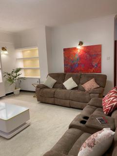 4 Bedroom, All En-suite Executive Apartment, at Lavington - Nairobi - 3
