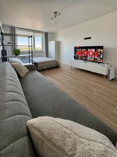 Fresh apartment, self check-in, high-speed WiFi, AC - Comrat - 0