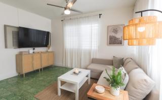 Sunny Escape Close to Beach, Dining & Fun! - 9