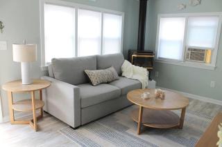 Cheerful Cozy Cottage-quick Walk To The Beach! - 9