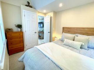 Cheerful Cozy Cottage-quick Walk To The Beach! - 3