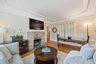 Cozy 2br Retreat With Parking & Laundry - 8