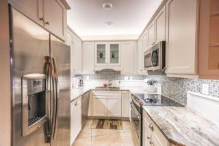 Upgraded and Spacious Harbor Towers Condo! Siesta Key Vacation! - 4