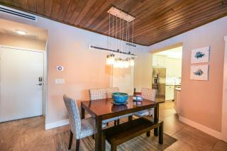 Upgraded and Spacious Harbor Towers Condo! Siesta Key Vacation! - Siesta Key - 3